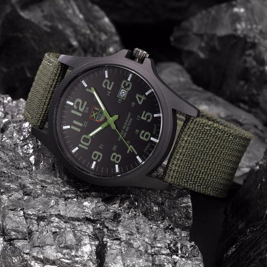 Herren Uhr Taktisch Mit LED-Funktionen Für Outdoor-Und Freizeitaktivitäten 0