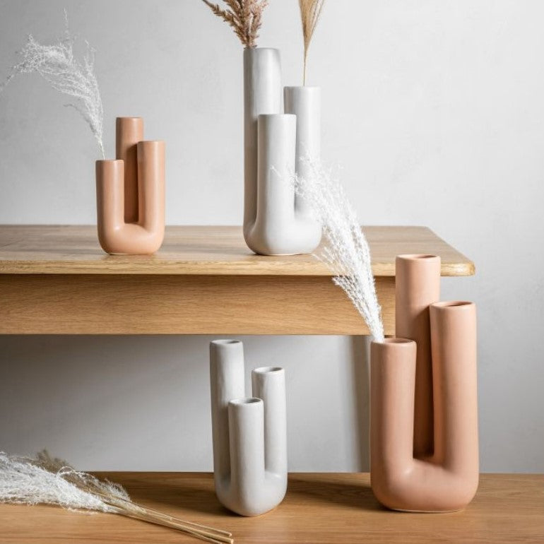 Moderne Bodenvase Dreirohr-Design für Stilvolle Akzente in Wohnräumen 2