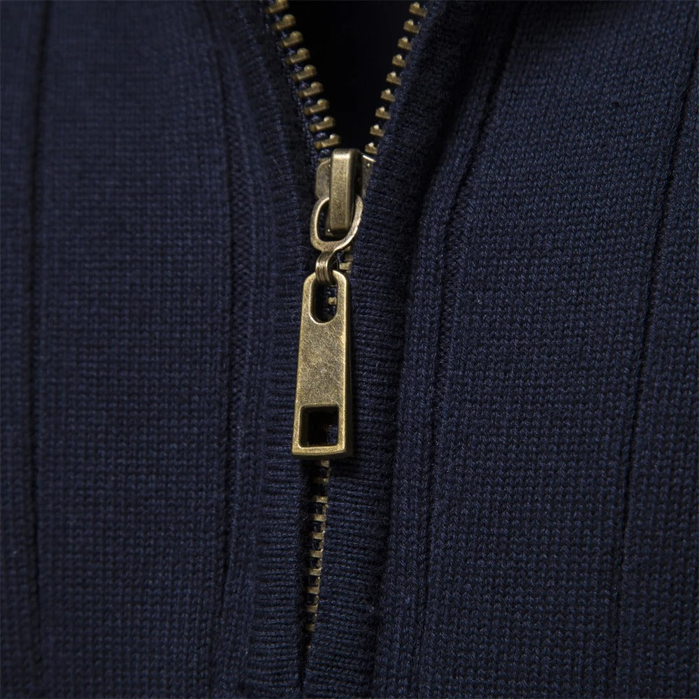 Herren-Strickpullover mit hohem Kragen