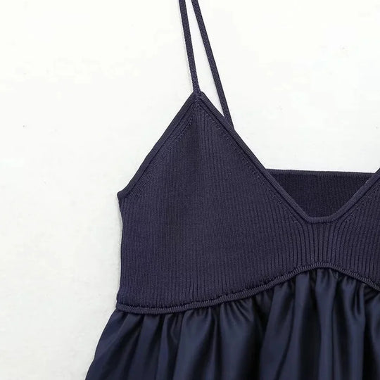 Geplissierte Kielbluse für Damen mit V-Ausschnitt